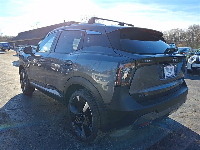 2026 Nissan Kicks SR photo 3