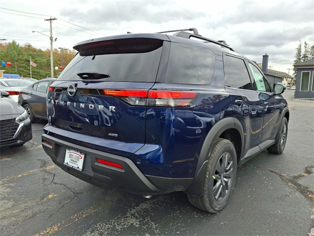 New 2025 Nissan Pathfinder SV SUV