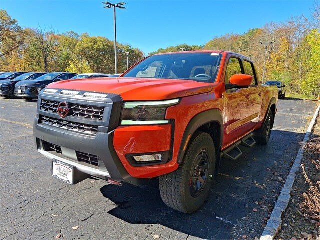 2026 Nissan Frontier Crew Cab PRO-4X photo 2