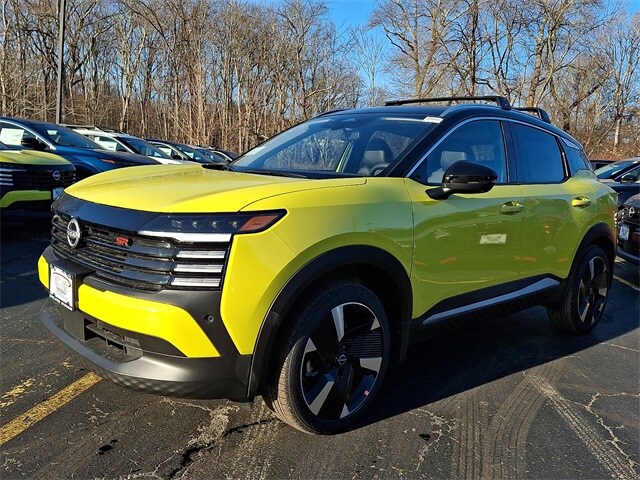 2026 Nissan Kicks SR photo 2