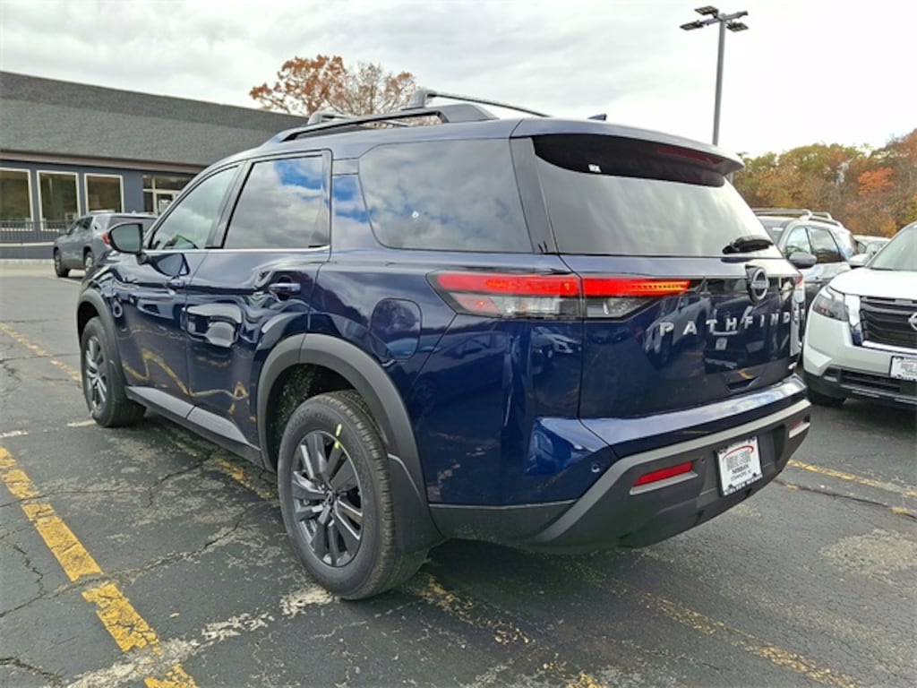 New 2025 Nissan Pathfinder SV SUV
