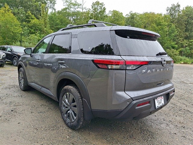 2025 Nissan Pathfinder SV photo 3
