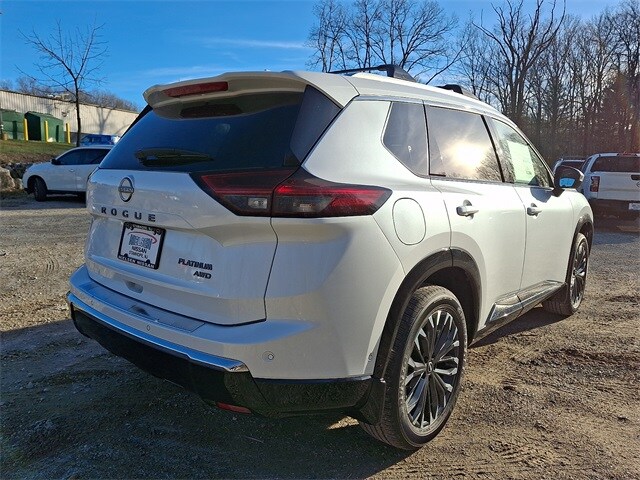 2026 Nissan Rogue Platinum photo 3
