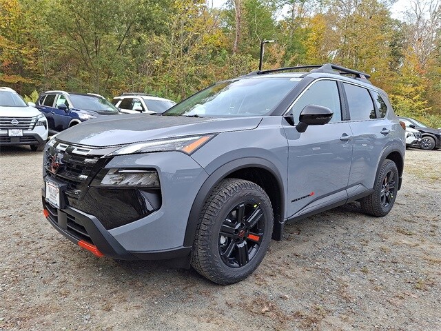 2026 Nissan Rogue SV photo 2