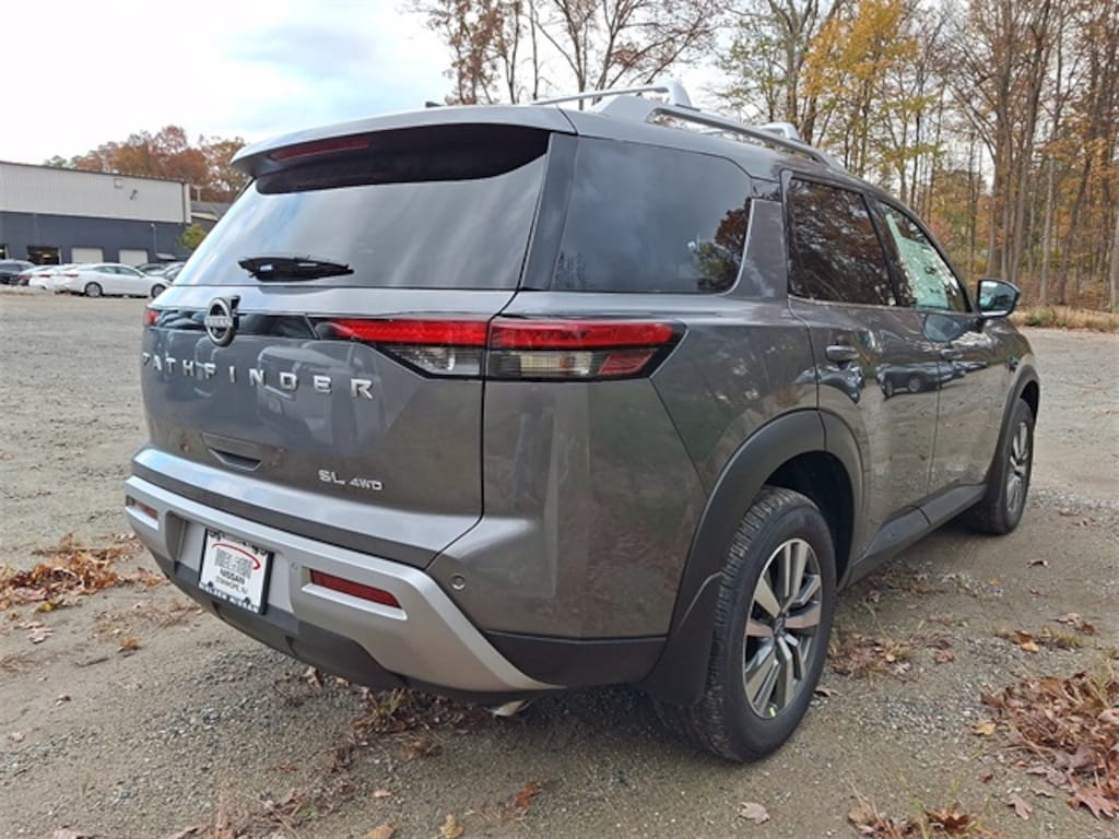 New 2025 Nissan Pathfinder SL SUV