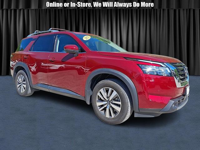2023 Nissan Pathfinder SL 4WD's photo