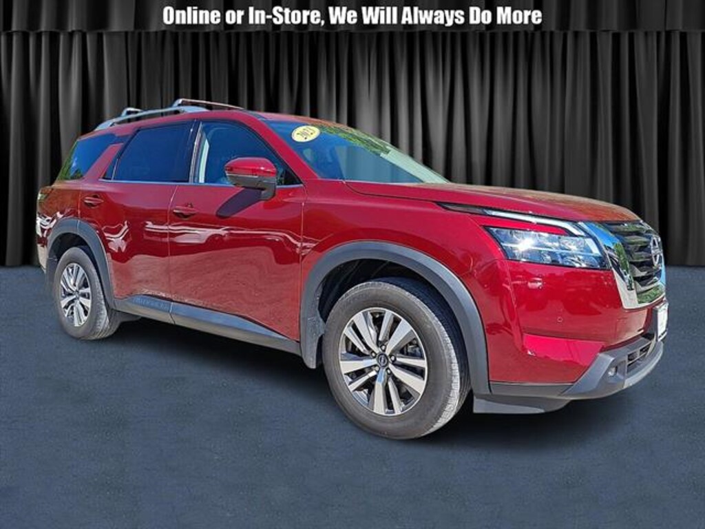 Used 2023 Nissan Pathfinder SL SUV