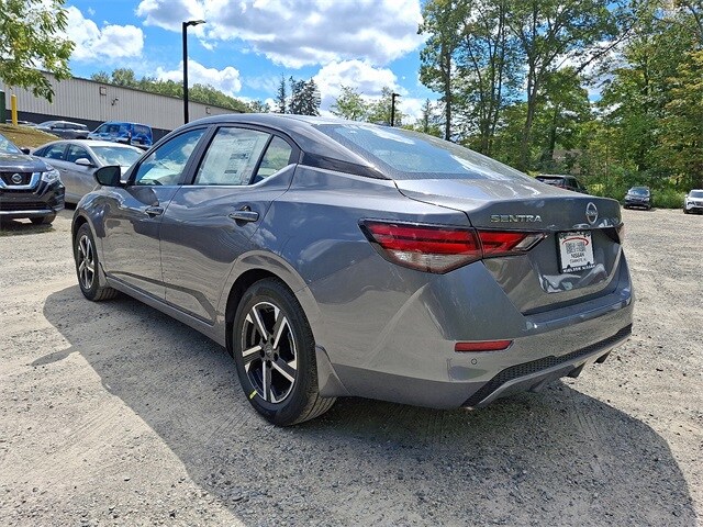 2025 Nissan Sentra SV photo 3