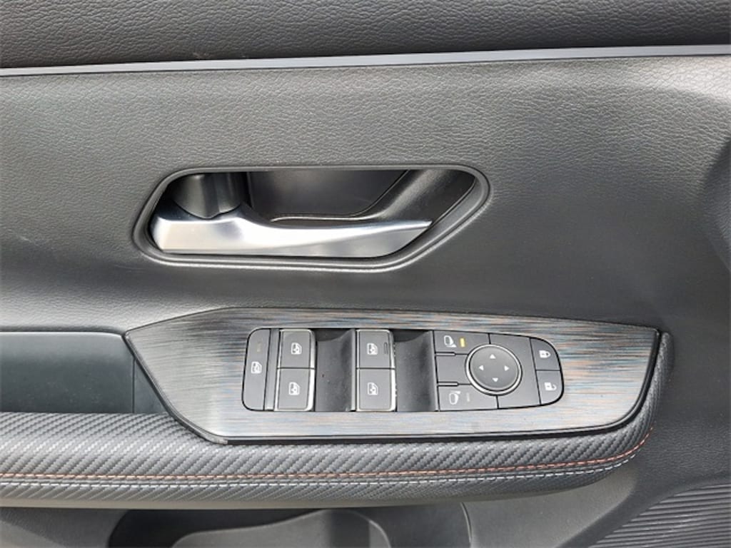 Used 2025 Nissan Kicks SR SUV