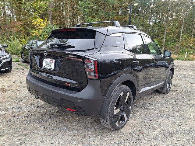 2026 Nissan Kicks SR photo 4