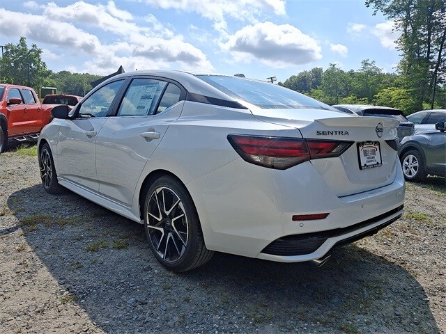 2025 Nissan Sentra SR photo 3