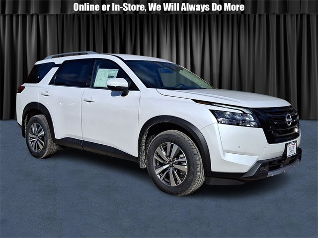 2025 Nissan Pathfinder SL's photo