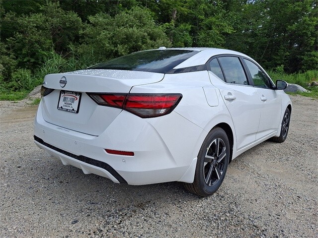 2025 Nissan Sentra SV photo 4