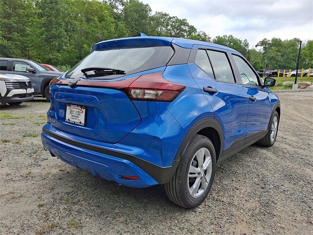 2025 Nissan Kicks Play S photo 4