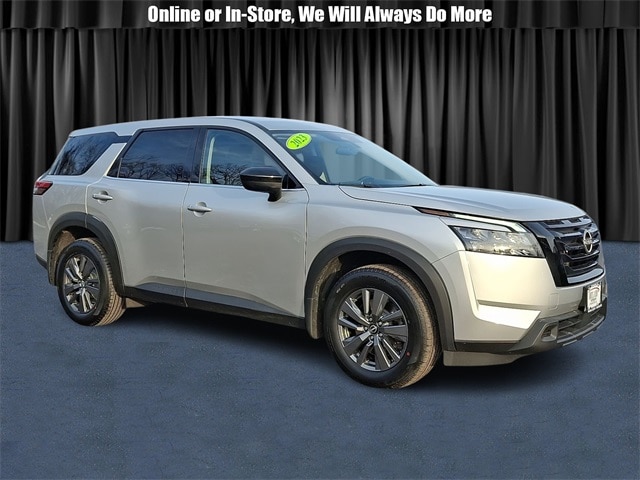 2023 Nissan Pathfinder S's photo