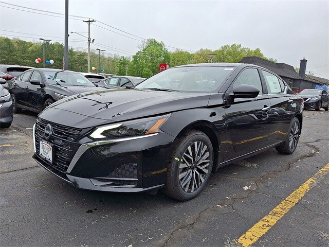 2025 Nissan Altima 2.5 SV photo 2