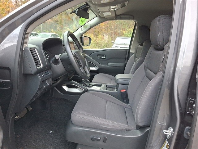 2023 Nissan Frontier SV photo 3