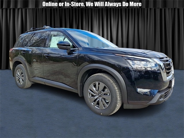 2025 Nissan Pathfinder SV's photo