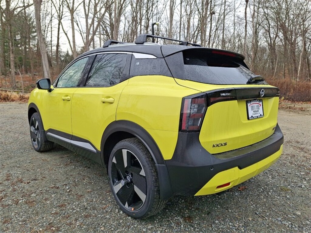 New 2026 Nissan Kicks SR SUV