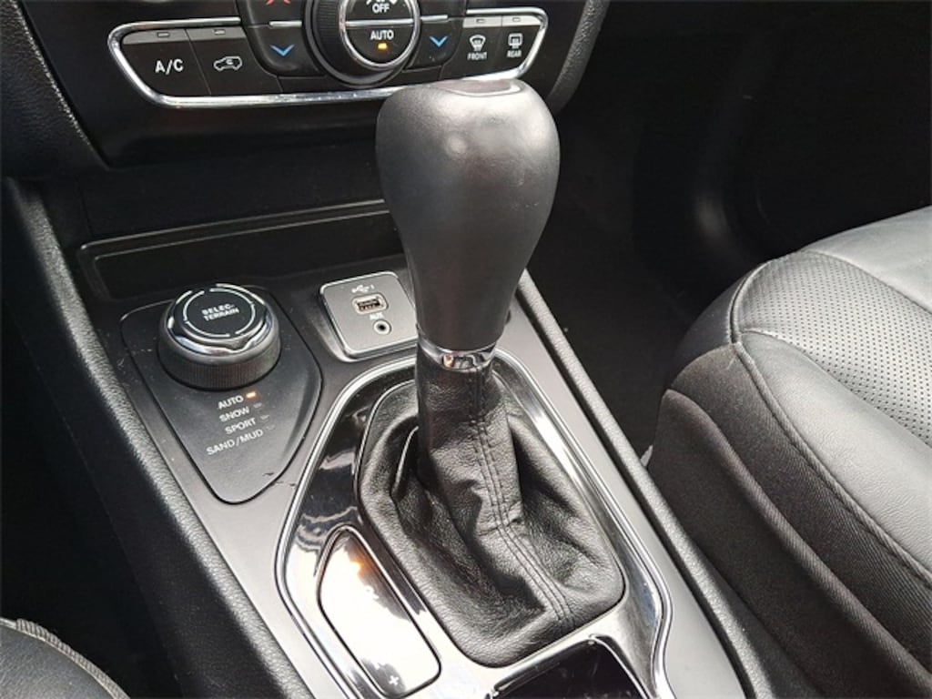 Used 2019 Jeep Cherokee Limited SUV