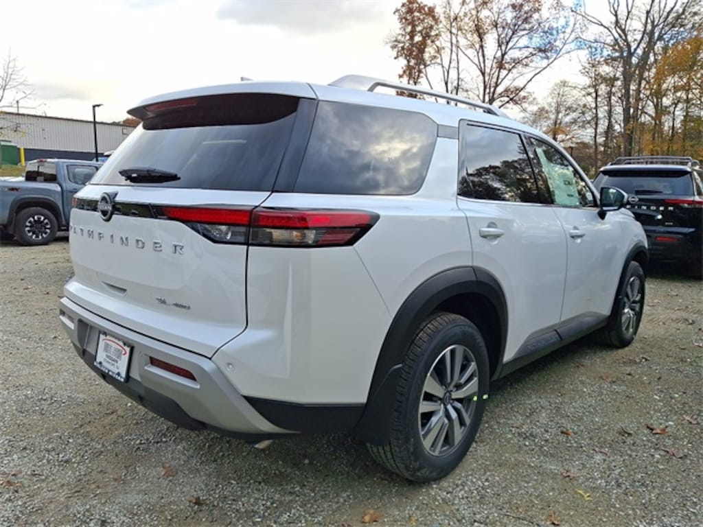 New 2025 Nissan Pathfinder SL SUV