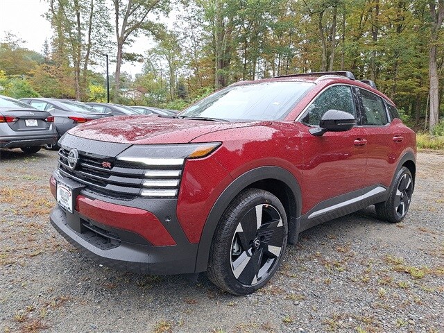 2026 Nissan Kicks SR photo 2