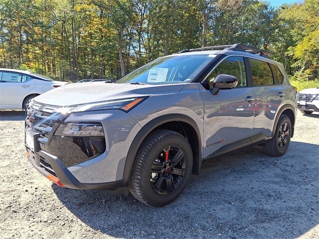2026 Nissan Rogue SV photo 2