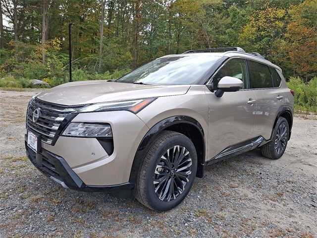 2026 Nissan Rogue Platinum photo 2