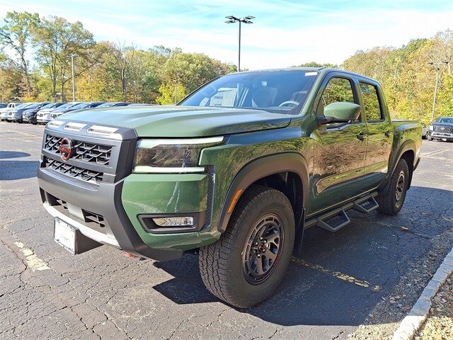 2026 Nissan Frontier Crew Cab PRO-4X photo 2
