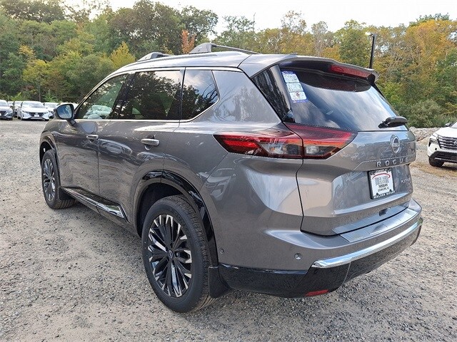 2026 Nissan Rogue Platinum photo 3