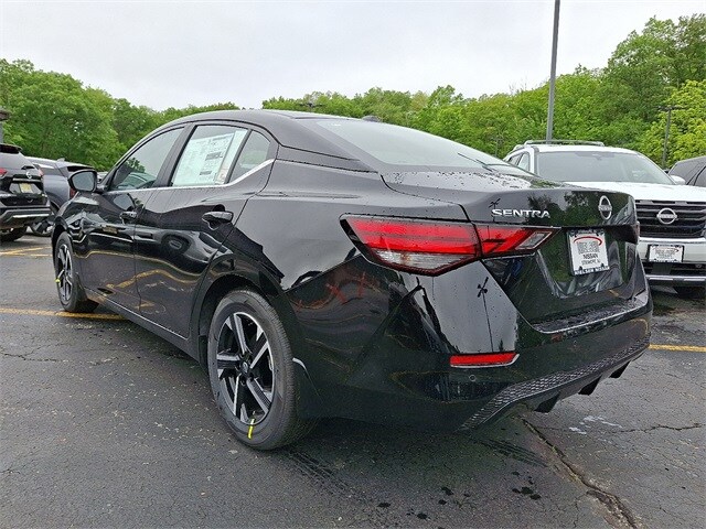 2025 Nissan Sentra SV photo 3