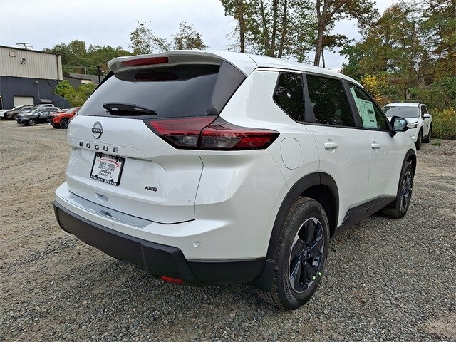 2026 Nissan Rogue SV photo 2