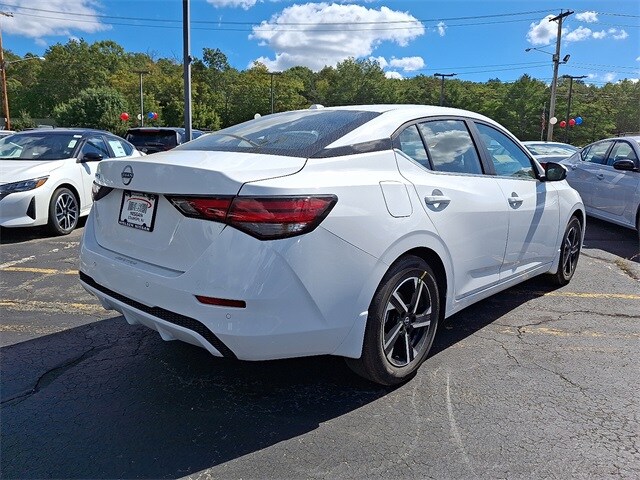 2025 Nissan Sentra SV photo 4