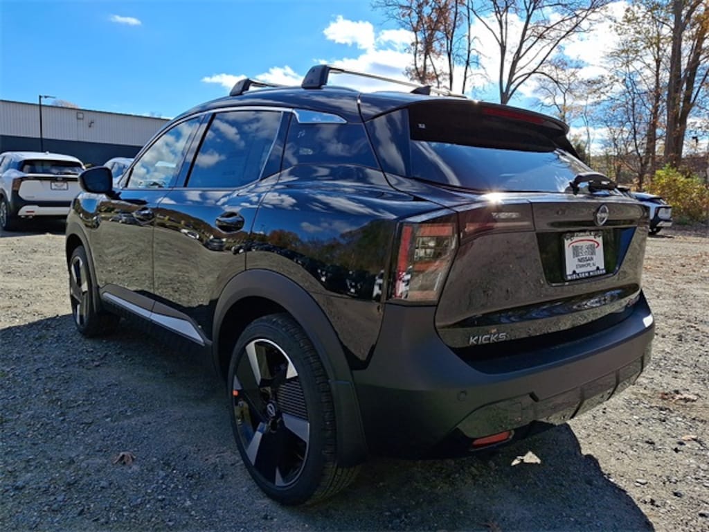 New 2026 Nissan Kicks SR SUV