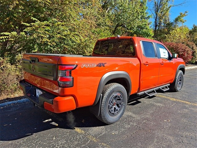 2026 Nissan Frontier Crew Cab PRO-4X photo 4