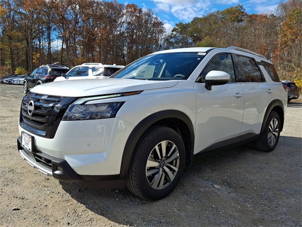 New 2025 Nissan Pathfinder SL SUV