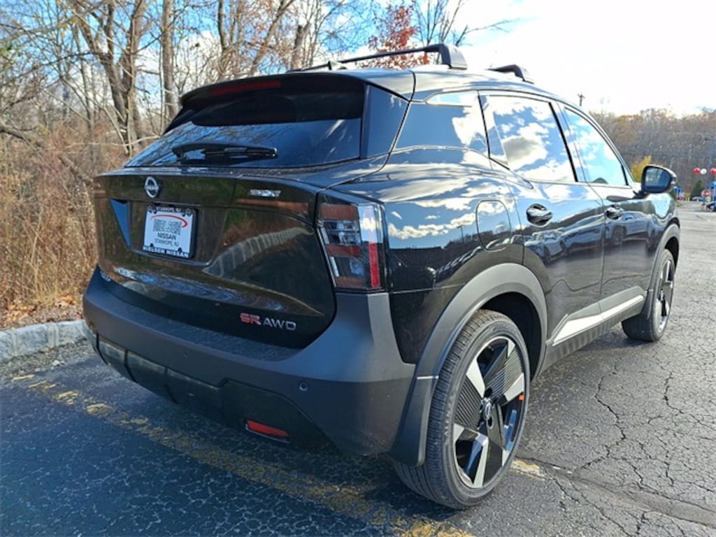 New 2026 Nissan Kicks SR SUV