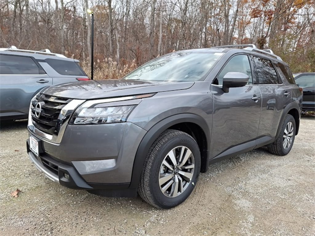 New 2025 Nissan Pathfinder SL SUV