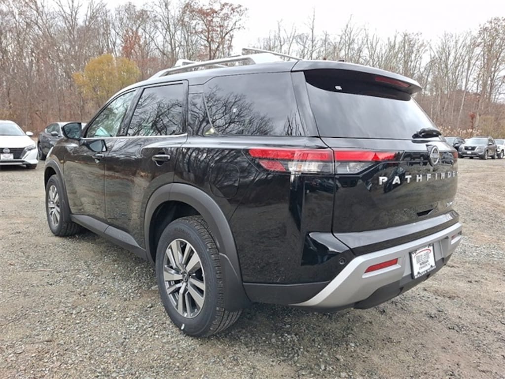 New 2025 Nissan Pathfinder SL SUV
