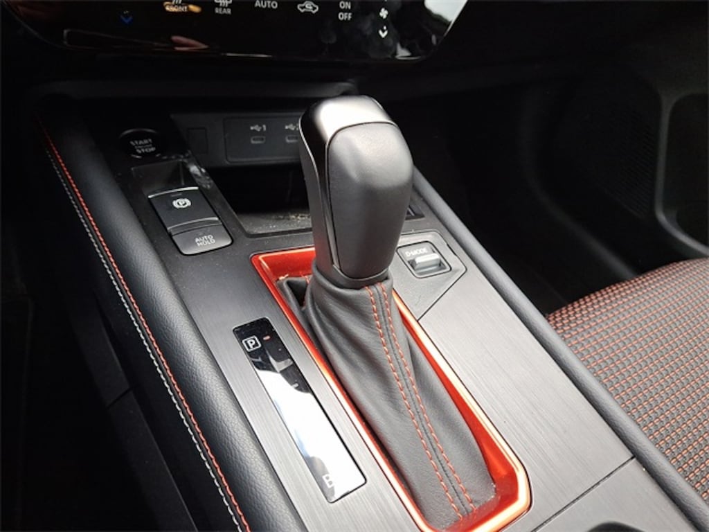 Used 2025 Nissan Kicks SR SUV