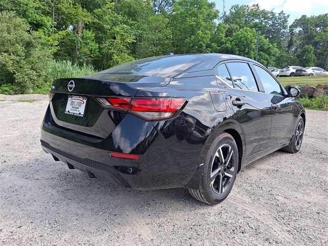 2025 Nissan Sentra SV photo 4