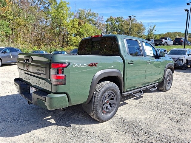 2026 Nissan Frontier Crew Cab PRO-4X photo 4