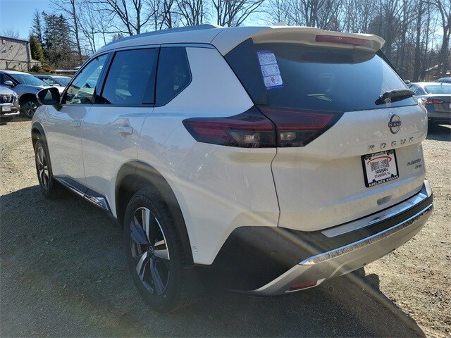 2023 Nissan Rogue Platinum photo 3