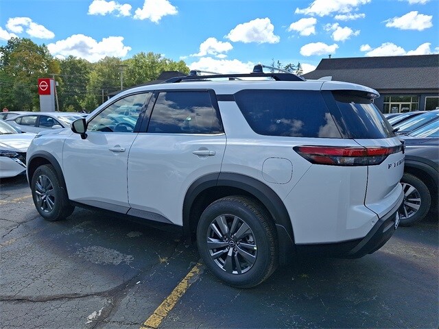 2025 Nissan Pathfinder SV photo 3