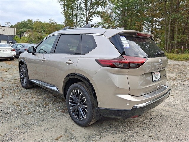 2026 Nissan Rogue Platinum photo 3