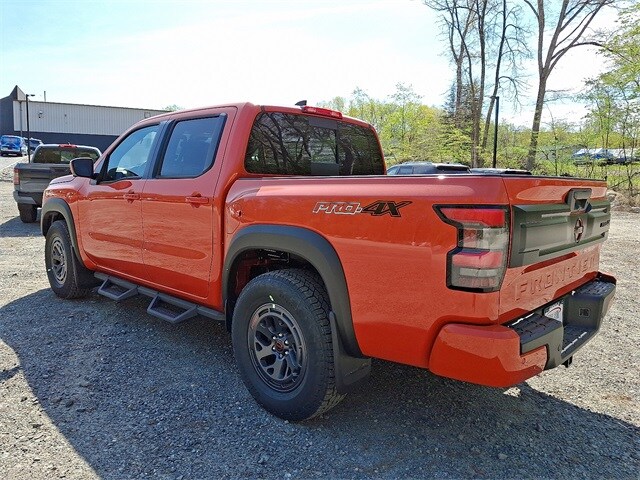 2025 Nissan Frontier PRO-4X photo 3
