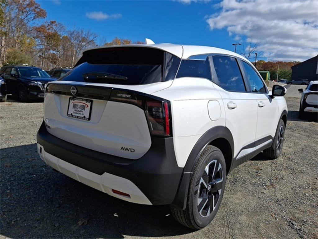 New 2025 Nissan Kicks SV SUV
