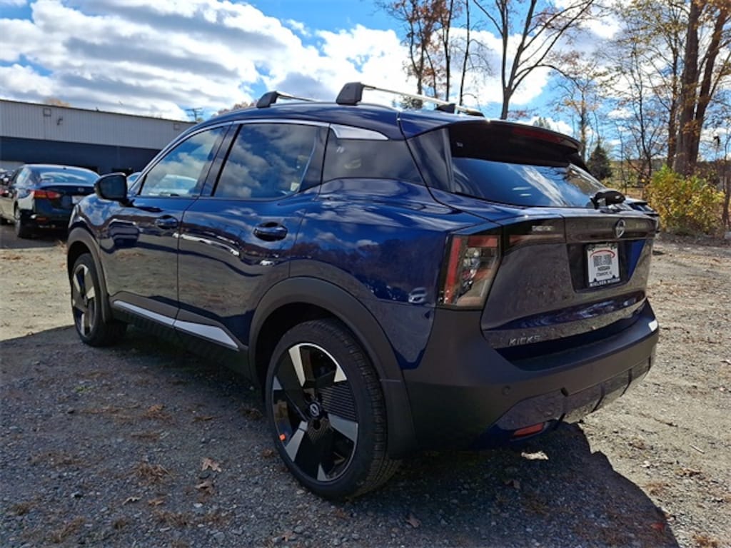 New 2026 Nissan Kicks SR SUV