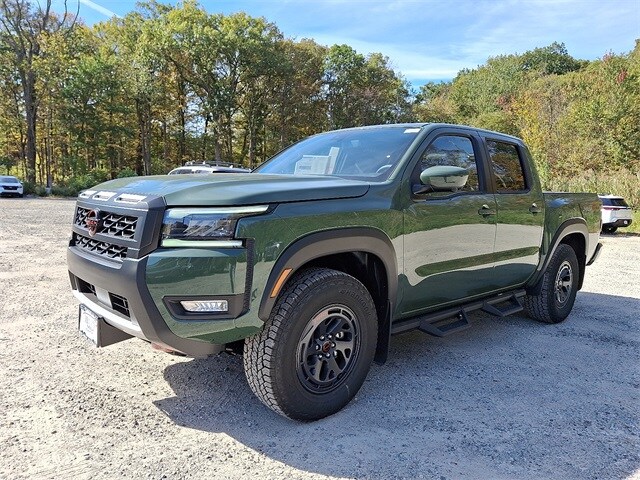 2026 Nissan Frontier Crew Cab PRO-4X photo 2