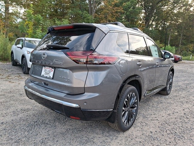 2026 Nissan Rogue Platinum photo 4